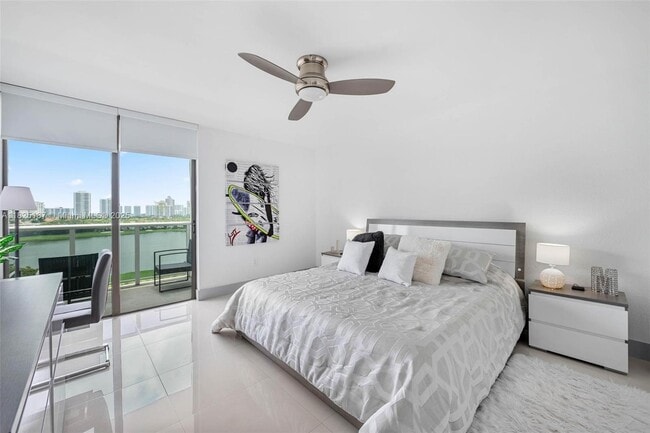 Building Photo - 3675 N Country Club Dr