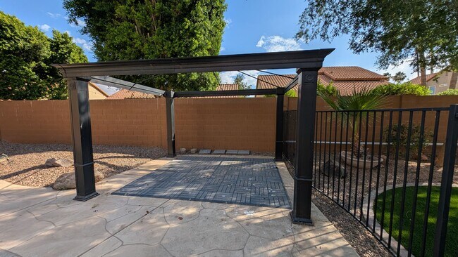 Building Photo - 4 Bedroom Home in the Waters Edge at Ocotillo Community Near W Queen Creek Rd and S Dobson Rd!