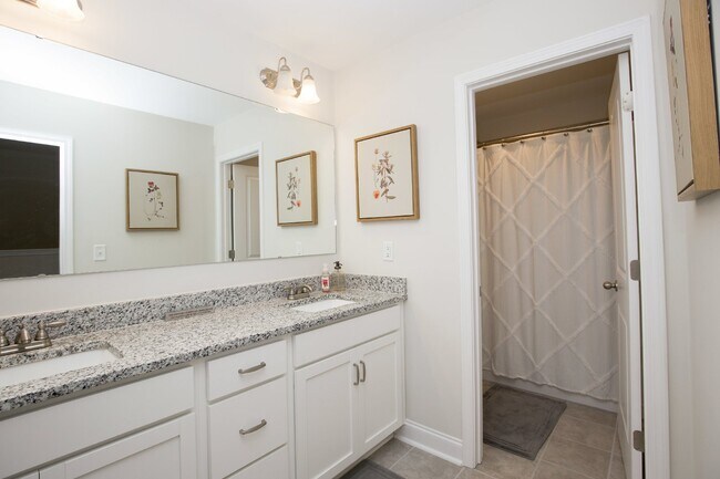 Building Photo - Gorgeous 4 bedroom home in Vass