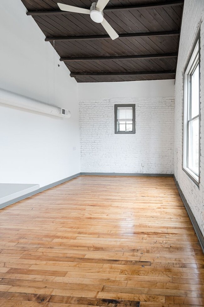 Building Photo - Loft Style with Bay Window and Laundry Room