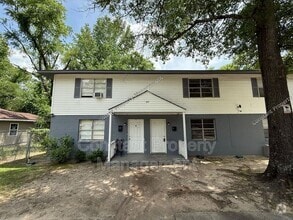 Building Photo - 931 Magnolia Dr