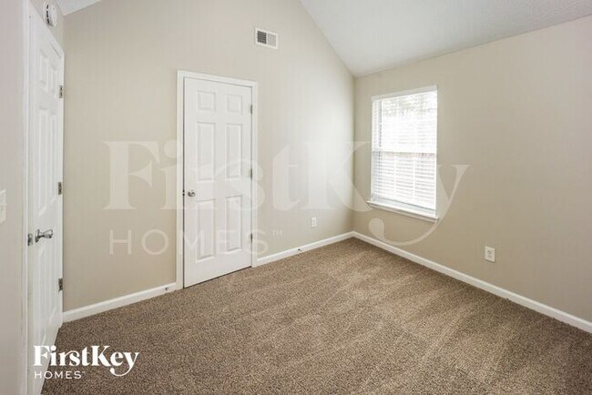 Building Photo - 244 Millstone Dr