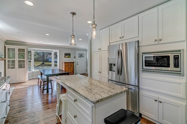 Building Photo - 6612 Kerns Rd