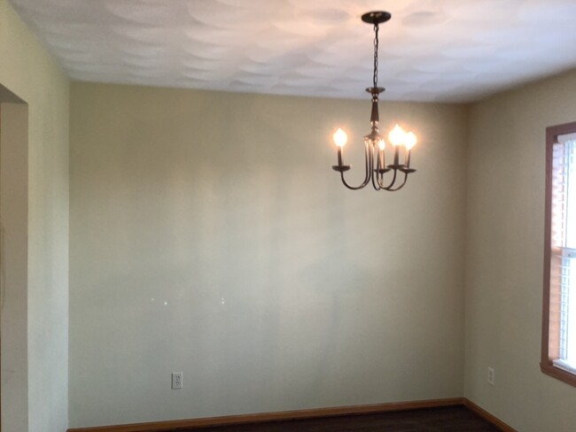 Building Photo - 10996 Meadowsweet Ln