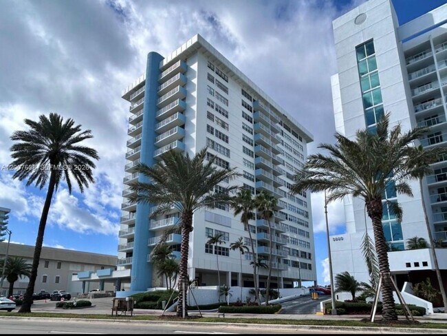 Building Photo - 5838 Collins Ave