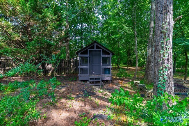 Building Photo - 305 Walden Glen Ct