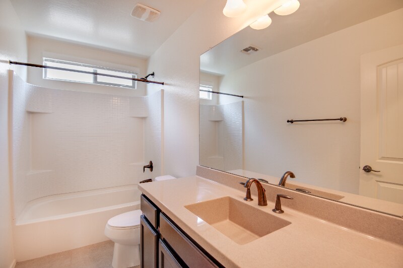 Building Photo - 12038 W Briles Rd