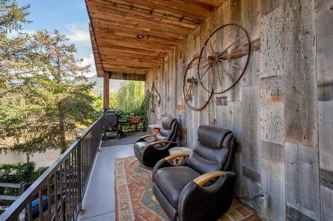 Building Photo - Immaculate Home for rent in gated cul-de-sac!