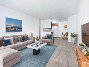 Building Photo - 502 13th St SE