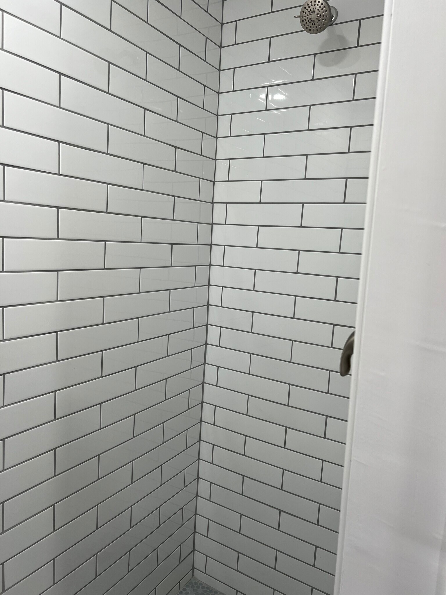Efficiency shower - 539 Bay St
