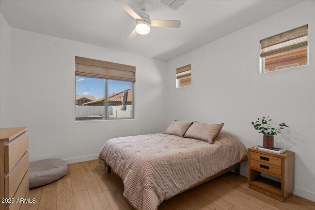Building Photo - 3523 E Alfalfa Dr