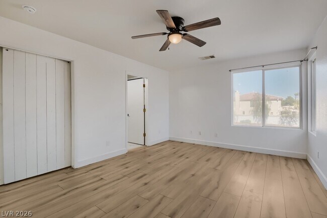 Building Photo - 9753 Silver Lasso St