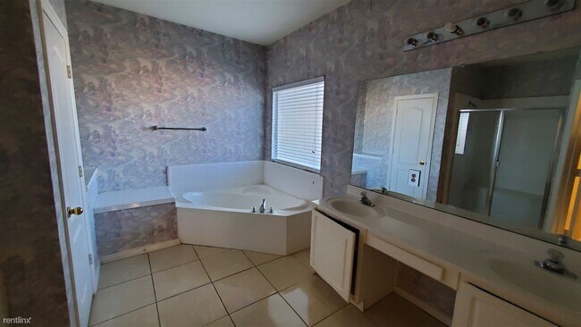 Building Photo - 4 br, 3.5 bath House - 1229 Tralee Lane