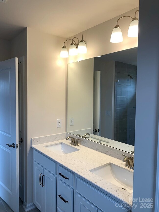Building Photo - 23042 Clarabelle Dr
