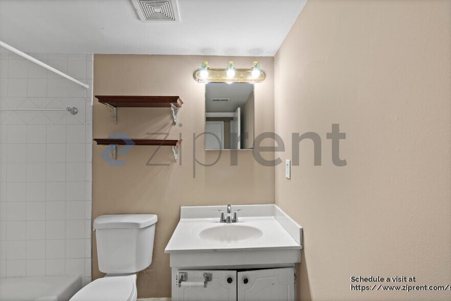 Building Photo - 1022 Sandlin Pl