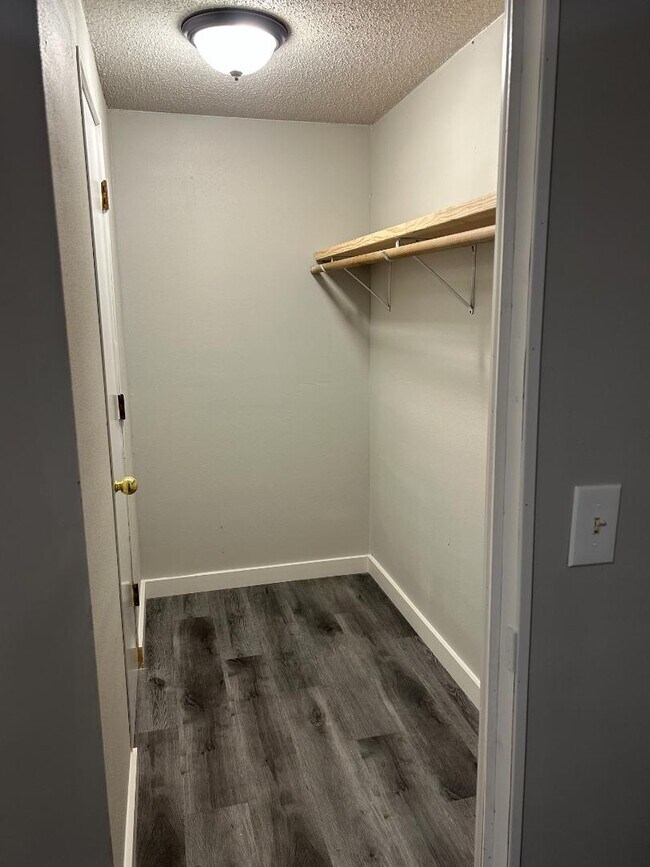 Building Photo - 188 AN Cir