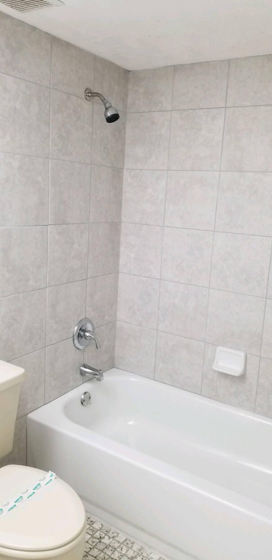 Second Bathroom with bathtub - 27600 S View Dr