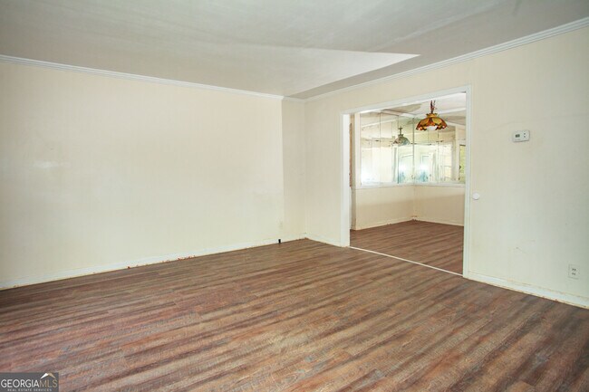 Building Photo - 2143 Ingleside Ave