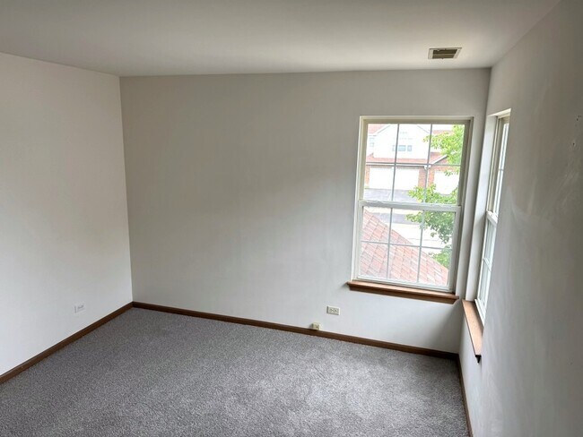 Building Photo - 2928 Kentshire Cir