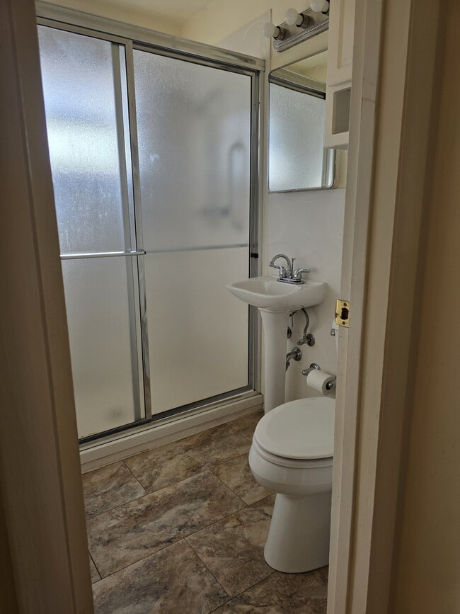 Building Photo - 406 N 23rd St