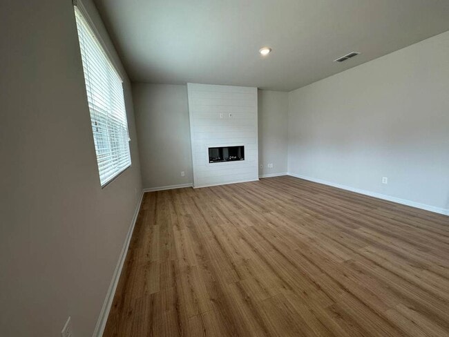 Building Photo - 154 Softwood Ct