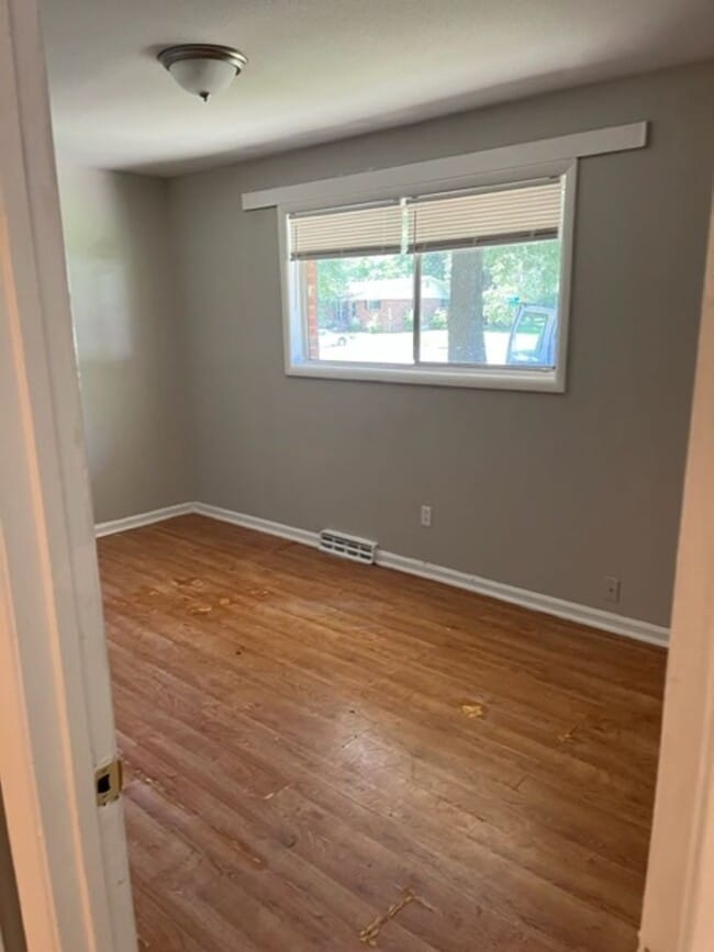 Building Photo - 4641 Highlake Dr