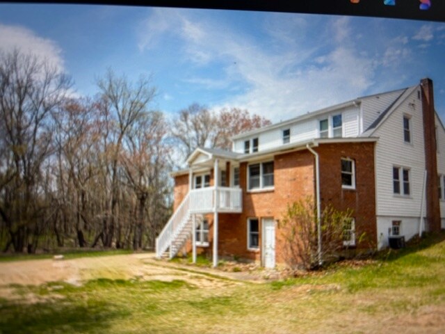 Building Photo - 133 Lake Hayward Rd