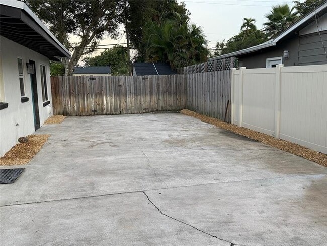 Building Photo - 1436 NE 2nd Ave