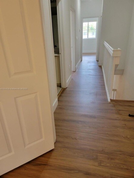 Building Photo - 8245 NW 108th Ave