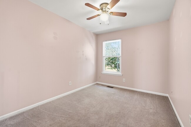 Building Photo - 5260 Settlers Park Dr