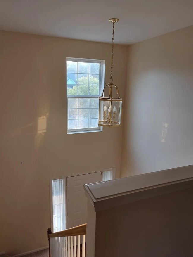 Building Photo - 3165 Empire State Dr