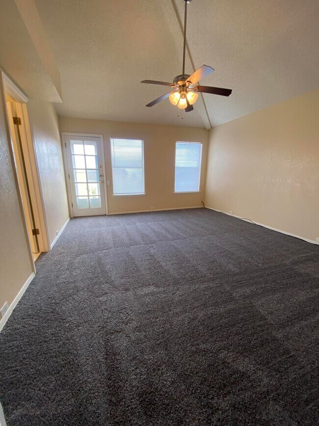 Building Photo - 7408 Big Bend Dr