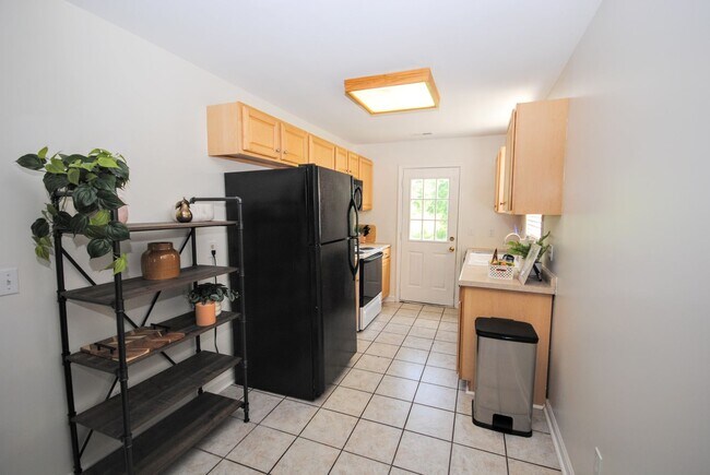 Building Photo - 707 Bagwell Ct