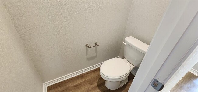 Building Photo - 425 Mira Mesa Dr