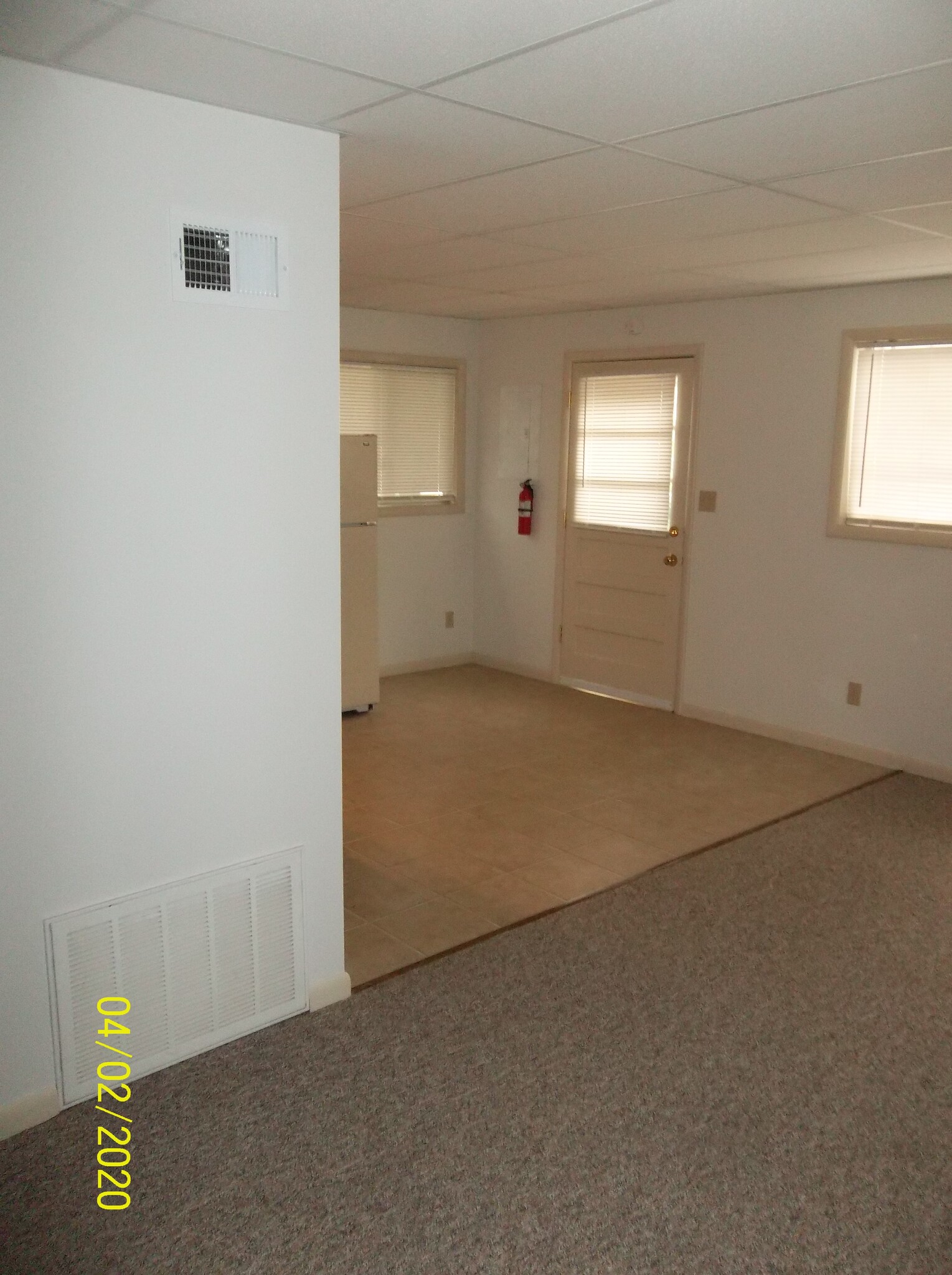 Living room toward kitchen - 533 E 19th St