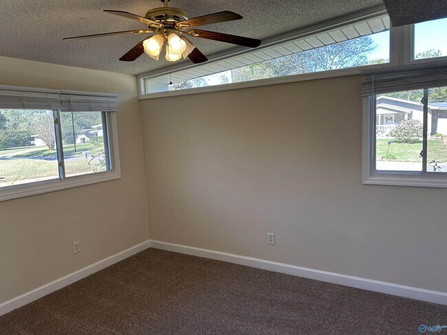 Building Photo - 427 S Edgemont Cir NW