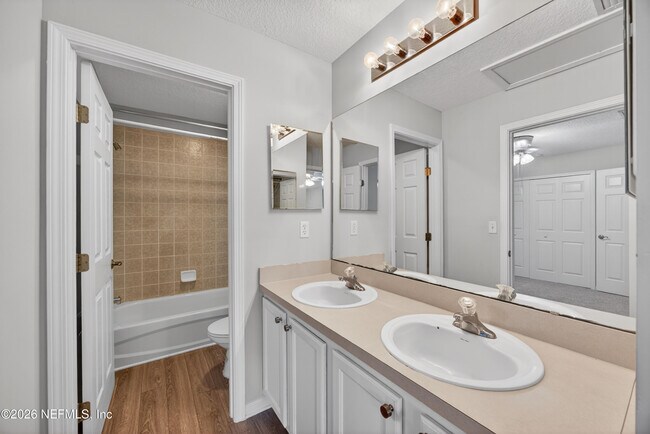 Building Photo - 6377 Island Forest Dr