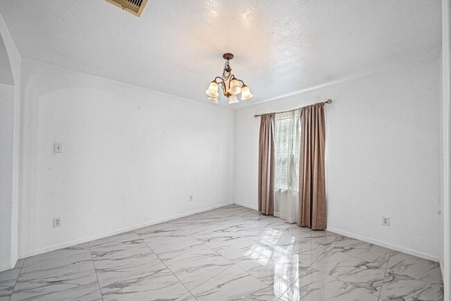 Building Photo - 8131 Golden Trace Ct