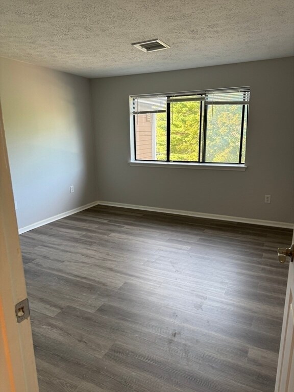 Building Photo - 53 Steeplechase Ct