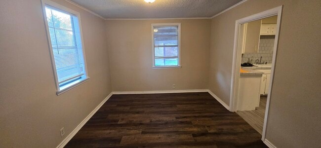 Building Photo - 9407 Antoine Dr