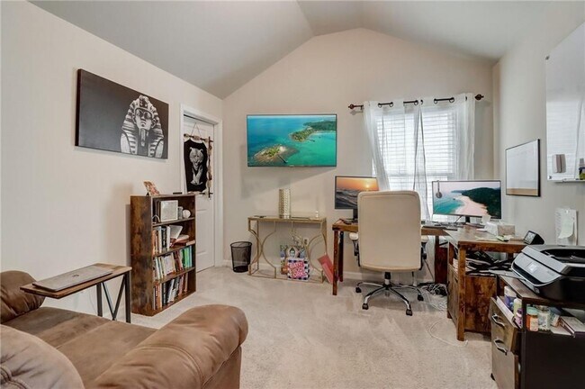Building Photo - 7246 Gladstone Cir