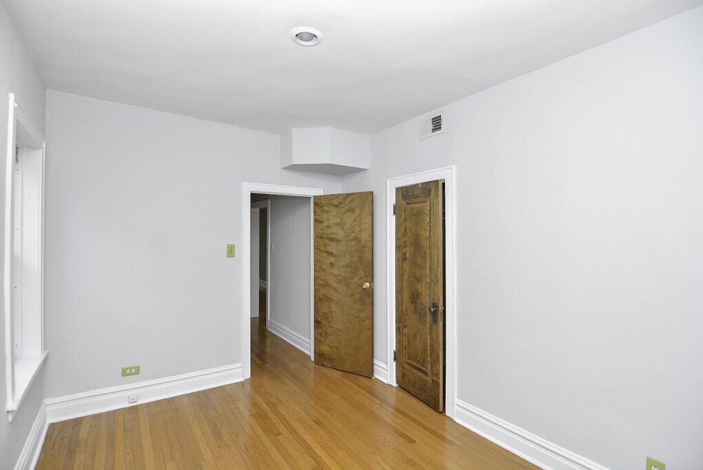 Building Photo - 6218 N Bell Ave