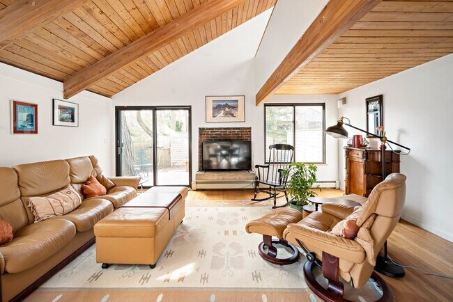 Building Photo - 58 Garden St