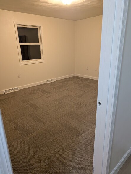 Building Photo - 1091 Elicker Rd