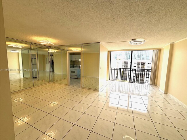 Building Photo - 17011 N Bay Rd