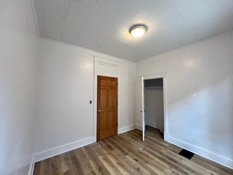 Building Photo - 406 N Glenwood Ave