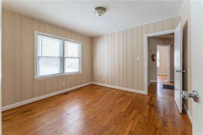 Building Photo - 1387 Church St