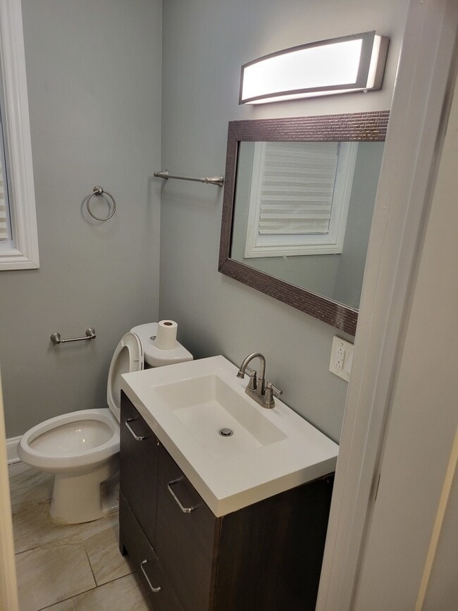 Building Photo - 7943 S Ada St