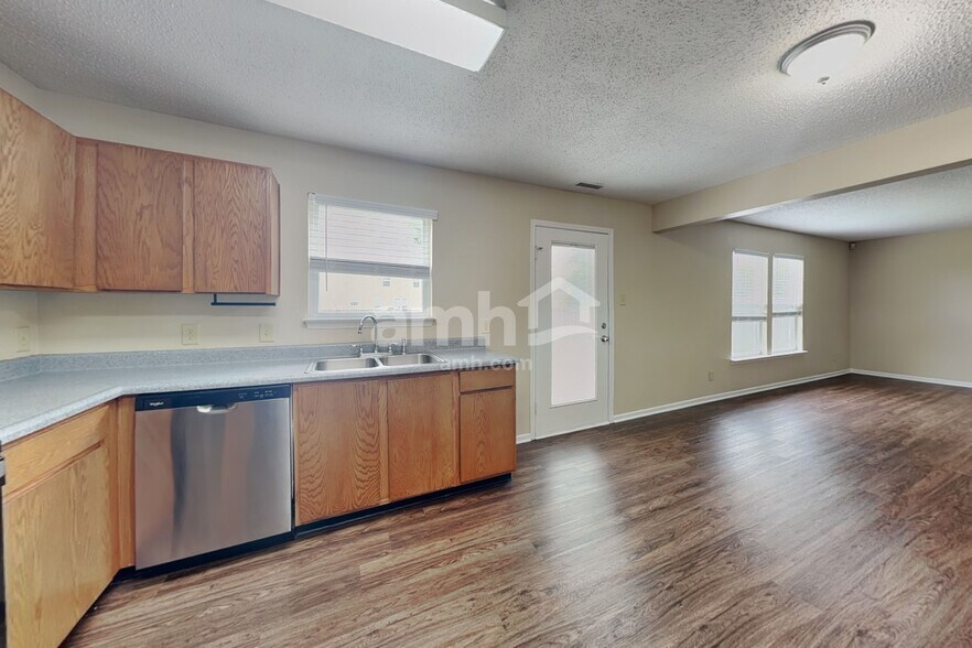 Building Photo - 6838 W Stansbury Blvd