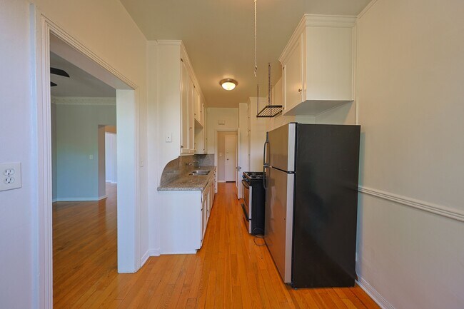 Building Photo - 1314 Hayworth Ave